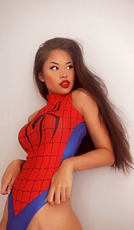 itsanimalia アート女優 写真