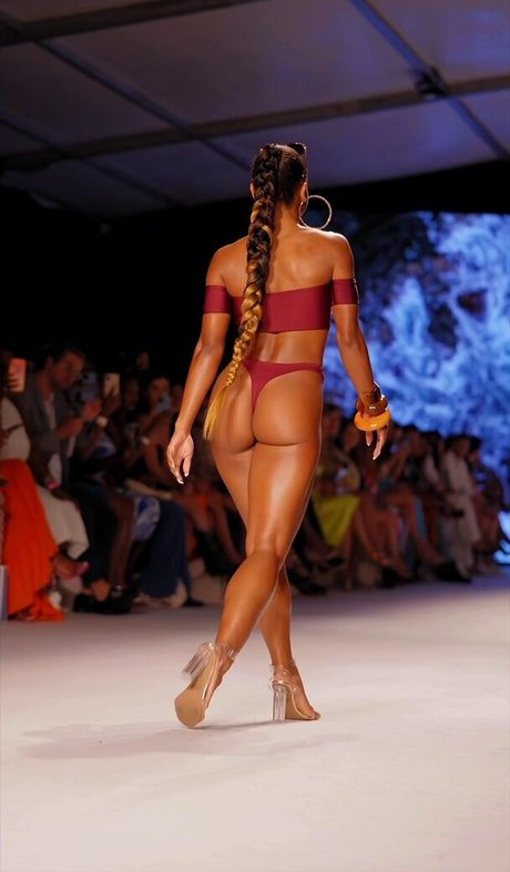 熟女クーガーオンリーファンズ えろた 画像