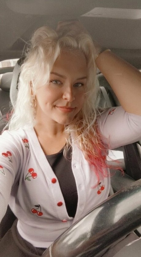 The Sarah Gracie アダルトスター 写真