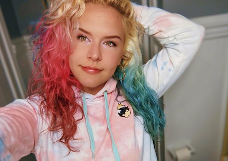 The Sarah Gracie 高品質女優 写真