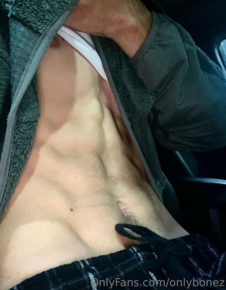 onlybonez 裸のポルノスター 画像