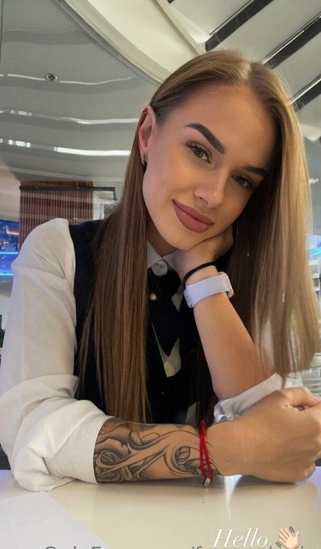 巨乳の赤毛オンリーファンズ ポルノグラフィック 画像