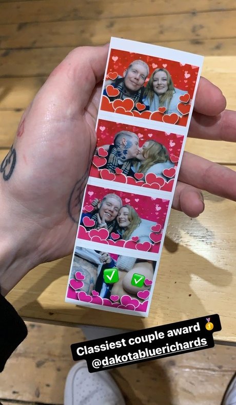 Dakota Blue Richards 裸のスター 写真