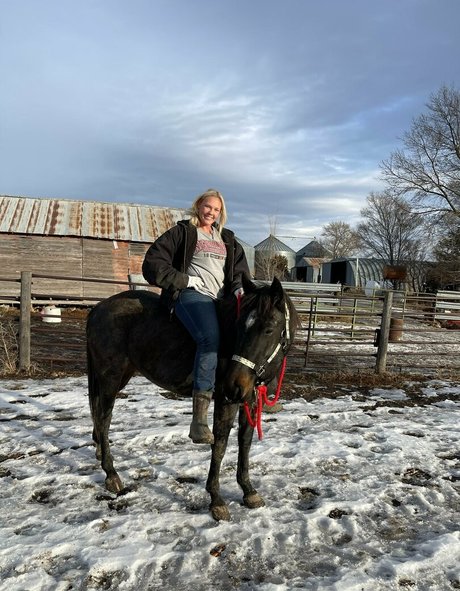 熟女メガネOnlyFans アート裸 画像