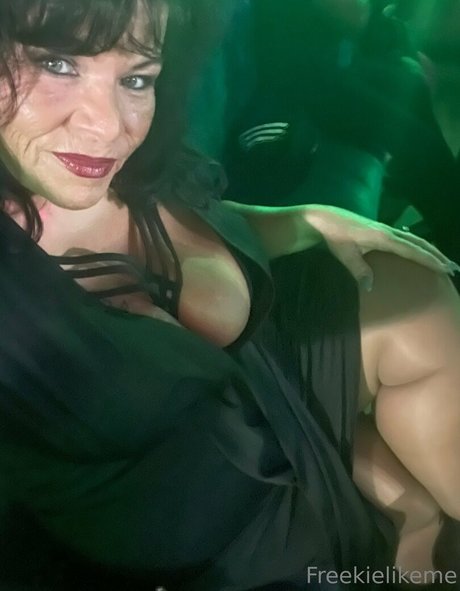 巨大なペニスオンリーファンズ ホットポルノ 写真