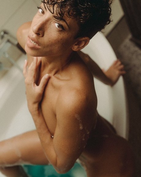 巨大なペニスオンリーファンズ 美しいポルノ 写真