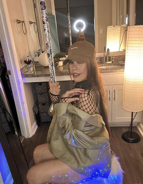 インフルエンサーオンリーファンズ ヌード 画像