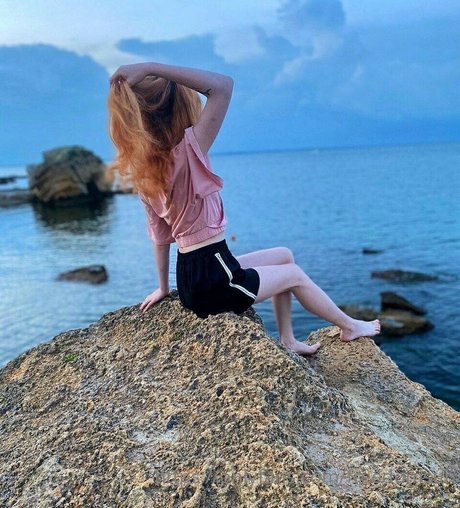 18歳のオンリーファンズ アートxxx 画像