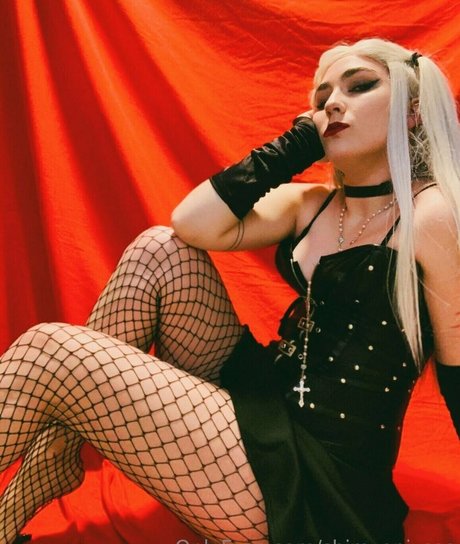 金髪レズビアンオンリーファンズ ホット 画像