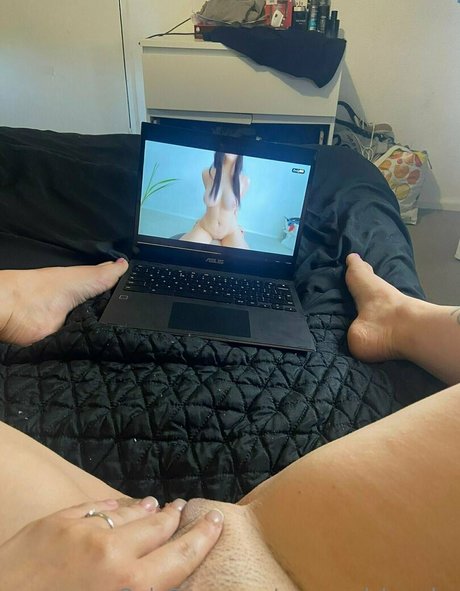 ぽっちゃりラテン系オンリーファンズ セックス 画像