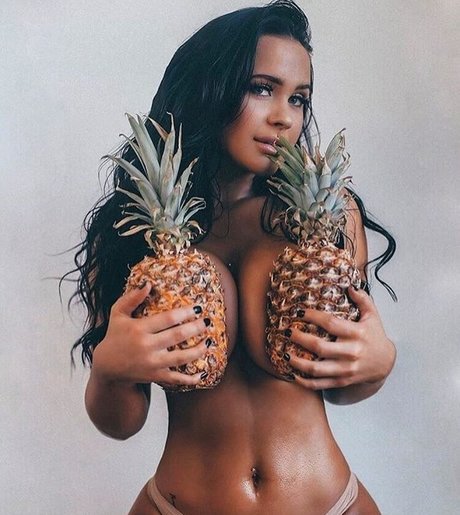 Sarah Love MacDonald セクシー女優 写真