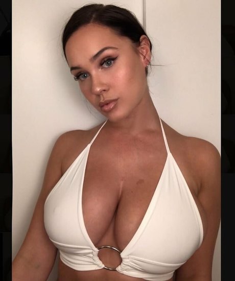 Sarah Love MacDonald 美しいスター アーカイブ