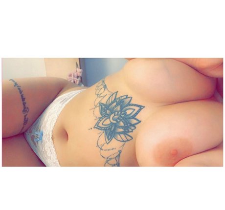 妊娠中のアジア人オンリーファンズ ポルノ ギャラリー