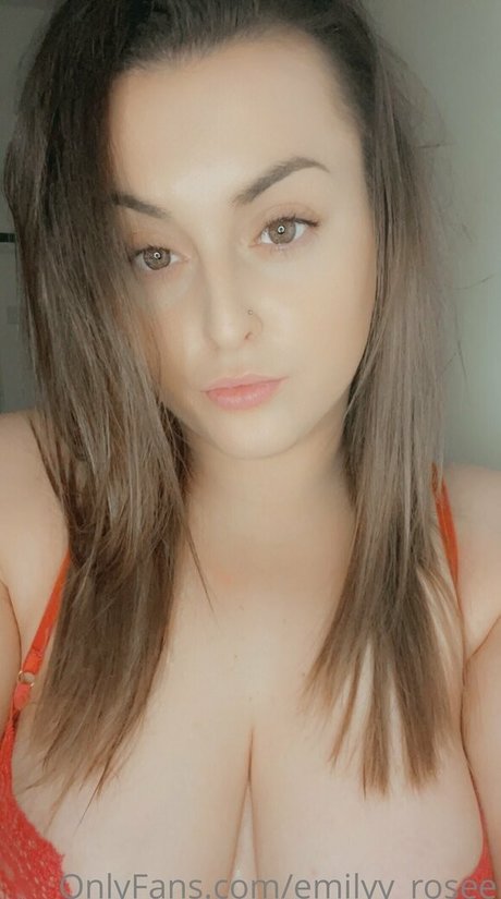 emilyy rosee セクシーなスター 写真