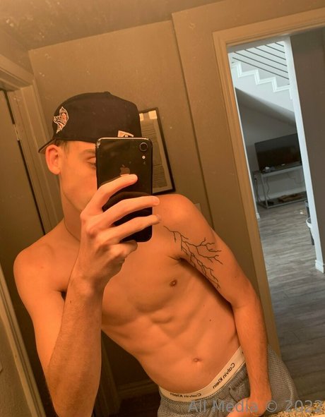 exclusivehuddy トップモデル アーカイブ