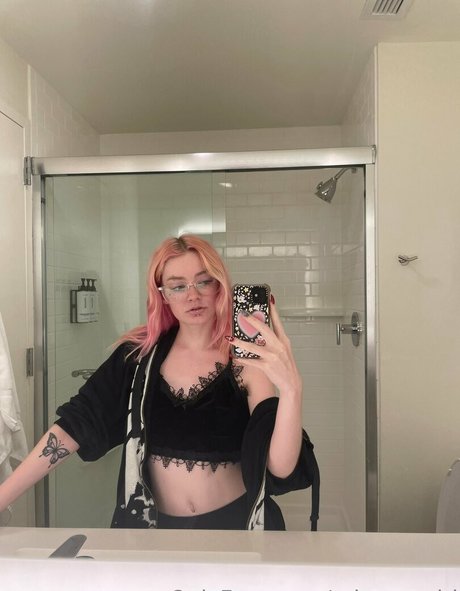 ラテン系ティーンオンリーファンズ アートxxx 写真