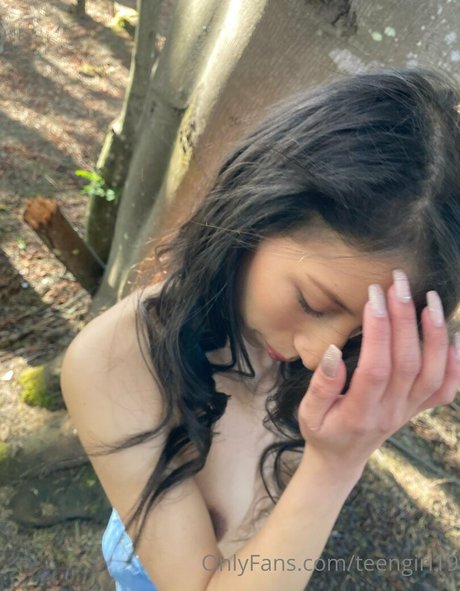 かわいいシーメールオンリーファンズ パーフェクト 写真