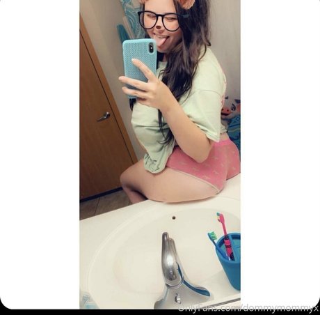 ティーンランジェリーOnlyFans 無料 写真