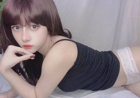 Violet Airis ポルノモデル 画像