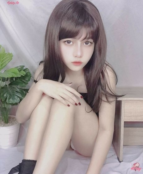 大きな乳首オンリーファンズ セクシー 写真