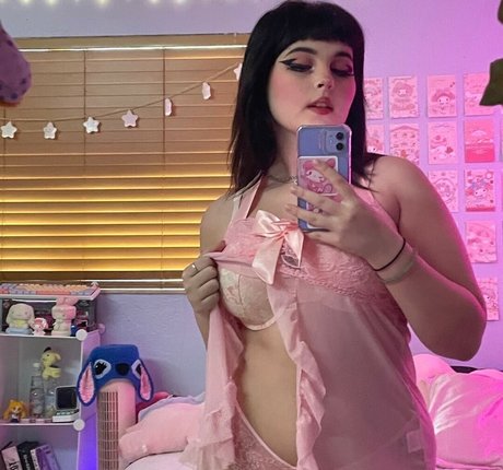 巨大なチンポを持つシーメールオンリーファンズ アートポルノ ギャラリー