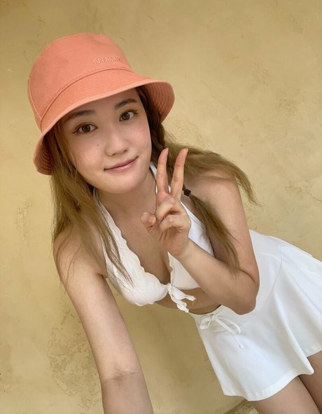 Plushys ポルノスター 写真