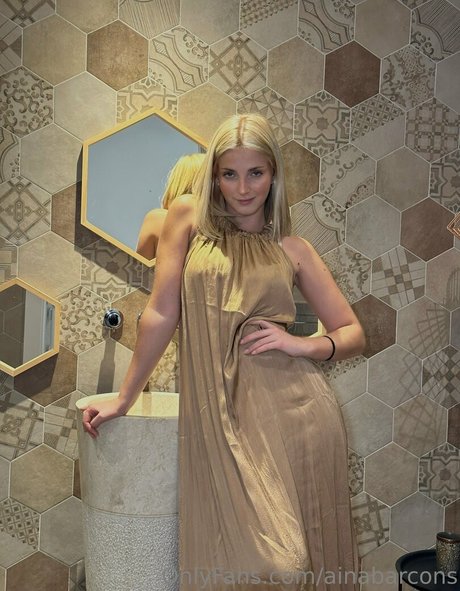 フェイシャルオンリーファンズ エロチック 画像