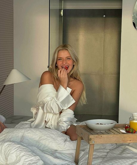 有名なアジアのオンリーファンズ ヌード 画像