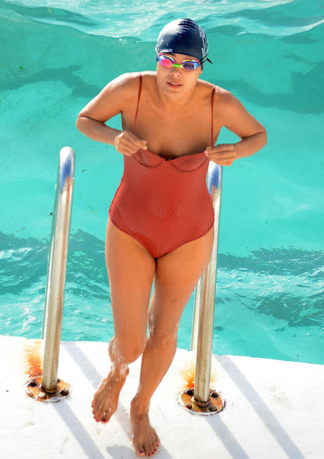 Nathalie Kelley スター ヌード 写真