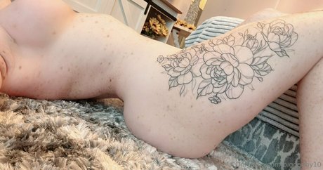 痩せたティーンのオンリーファンズ アートxxx 写真