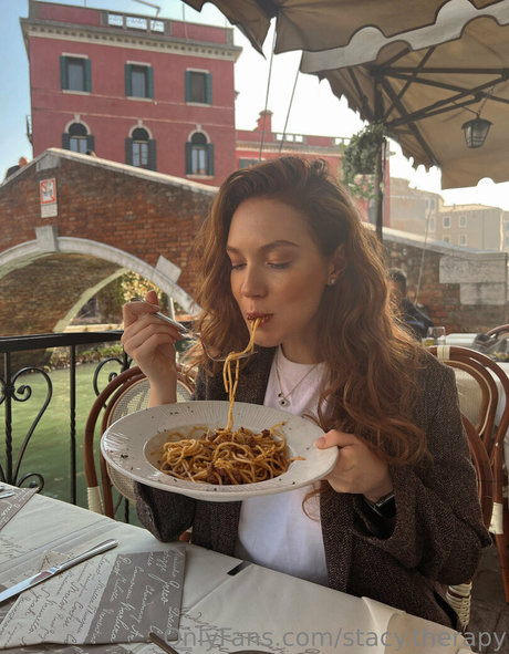 金髪の射精OnlyFans 美しいポルノ 写真