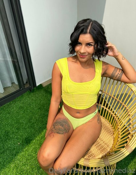 女装オンリーファン ヌード アーカイブ