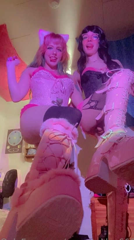 痩せたアジア人ティーン OnlyFans セクシー 画像