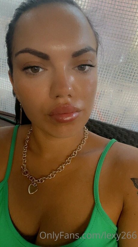 アジアのおっぱいオンリーファンズ ポルノ 写真