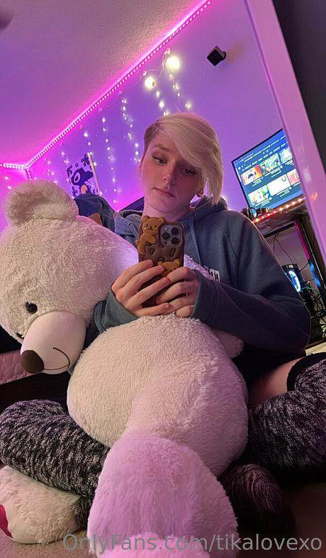 ジンジャートゥインクオンリーファンズ アダルト 写真