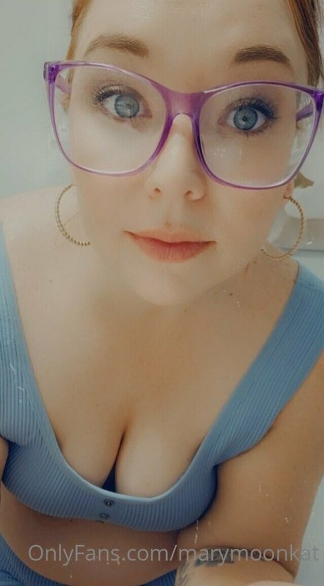 フィットネスインフルエンサーオンリーファンズ セクシーヌード 写真