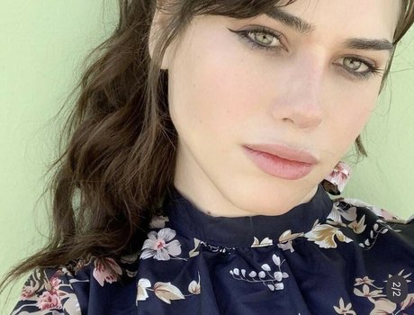 大きな乳首オンリーファンズ 美しいヌード 写真