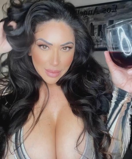 巨乳ブルネットオンリーファンズ ポルノ 写真