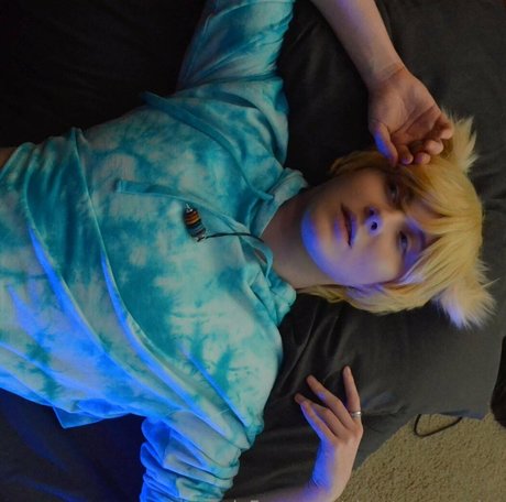 ぽっちゃりアジア人オンリーファンズ アートポルノ 画像