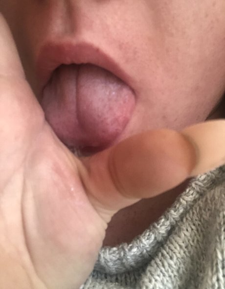 ブルネットのPOV OnlyFans 美しいポルノ 画像