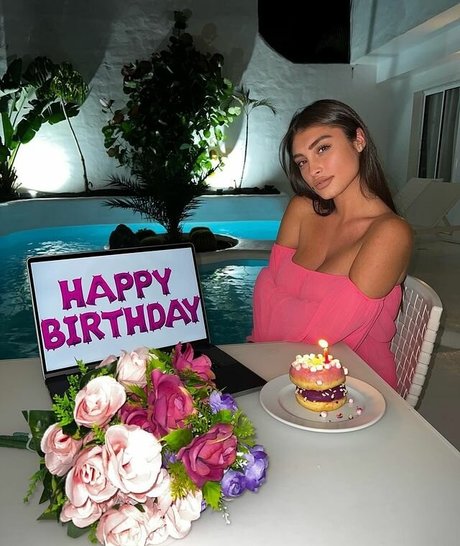 ルビーオンリーファン セックス 写真