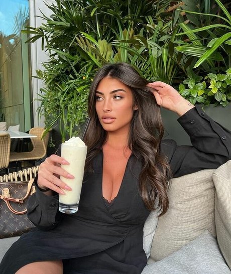 Rita Esposito ヌードスター 写真