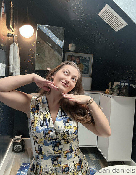 akadanidaniels 高品質のポルノスター 写真