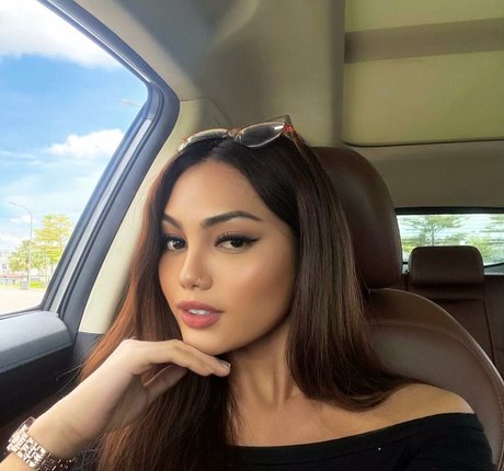 Ariana Tashne ポルノスター ホット 画像