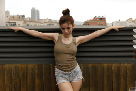 金髪クーガーオンリーファンズ ホット裸 写真