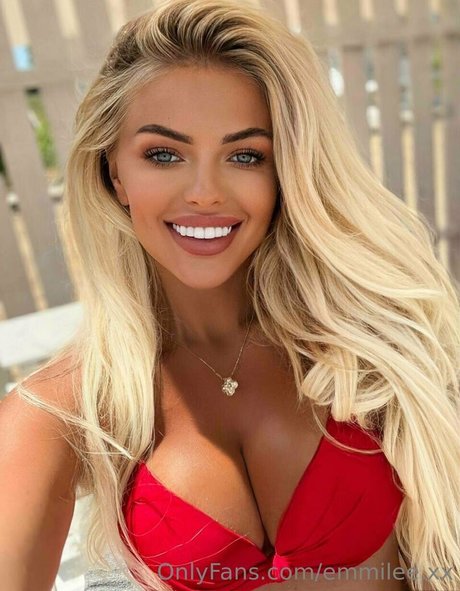 ブロンドビキニOnlyFans ポルノ 写真