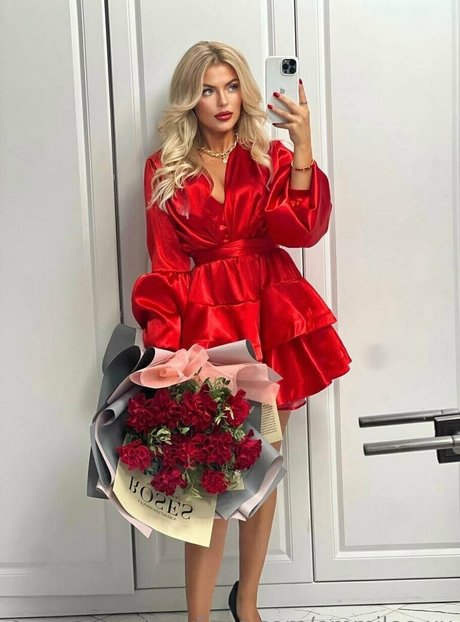 巨乳で曲線美のOnlyFans 素敵 写真