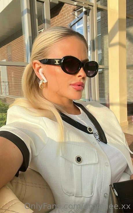 ワークアウト オンリーファンズ ホット 写真