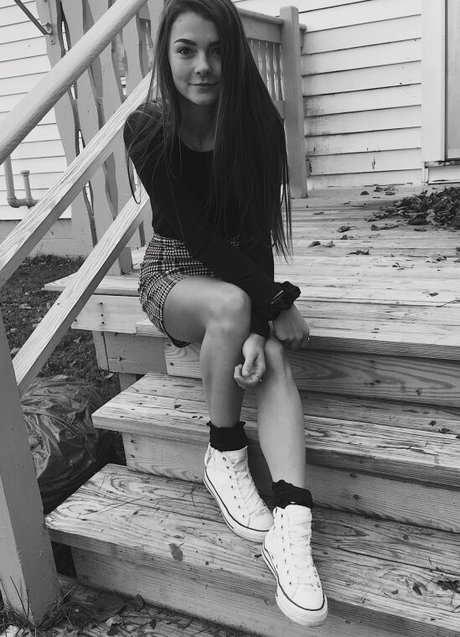 ミニドレス OnlyFans セクシー裸 画像