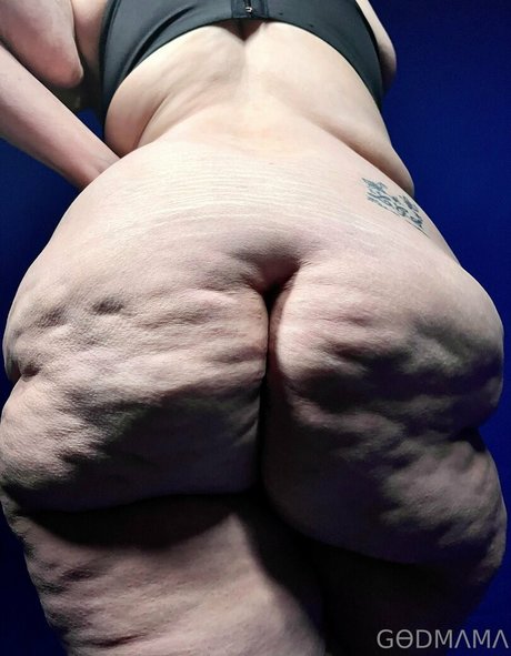 かわいいティーンのオンリーファンズ エロチック 写真